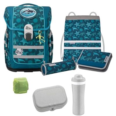 Familando McNeill Ergo Complete Schulranzen Set 8-teilig mit Lunch-Set Orca Wal Ergonomisch & 3-Fach verstellbar 1150g leicht mit 20L Volumen & Reflektoren aus recyceltem Ocean Plastic Familando McNeill Ergo Complete Schulranzen Set 8-teilig mit Lunch-Set Orca Wal Ergonomisch & 3-Fach verstellbar 1150g leicht mit 20L Volumen & Reflektoren aus recyceltem Ocean Plastic