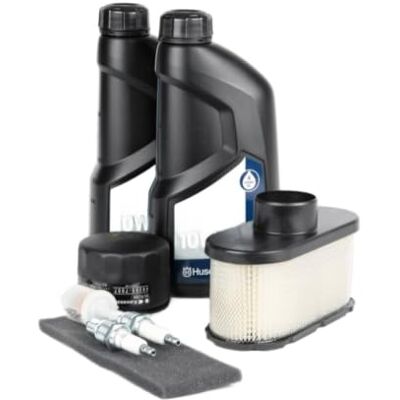 Husqvarna Service-Kit 599897401 für Kawasaki FS481V & FS541V – Wartungsset mit Motoröl, Ölfilter, Luftfilter, Vorfilter, Kraftstofffilter und 2 Zündkerzen für Rider und Rasentraktoren Husqvarna Service-Kit 599897401 für Kawasaki FS481V & FS541V – Wartungsset mit Motoröl, Ölfilter, Luftfilter, Vorfilter, Kraftstofffilter und 2 Zündkerzen für Rider und Rasentraktoren
