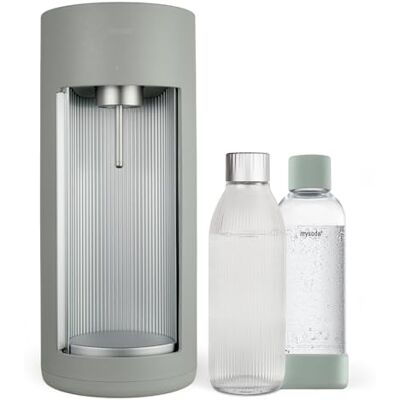 Mysoda : Glassy Wassersprudler Salbeigrün (Pigeon) aus Holzkomposit und Aluminium (ohne CO2-Zylinder) mit 1-Liter-Glasflasche & BPA-freier 1-Liter-Plastikflasche Mysoda : Glassy Wassersprudler Salbeigrün (Pigeon) aus Holzkomposit und Aluminium (ohne CO2-Zylinder) mit 1-Liter-Glasflasche & BPA-freier 1-Liter-Plastikflasche