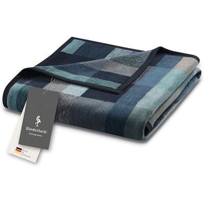 biederlack ® weiche Wohndecke Color Squares Dark Blue, Sofadecke 150x200 cm Kuscheldecke aus Baumwollmischgewebe, warme Wohndecke, Made in Germany, karierte Couchdecke, OEKO-TEX Made in Green biederlack ® weiche Wohndecke Color Squares Dark Blue, Sofadecke 150x200 cm Kuscheldecke aus Baumwollmischgewebe, warme Wohndecke, Made in Germany, karierte Couchdecke, OEKO-TEX Made in Green