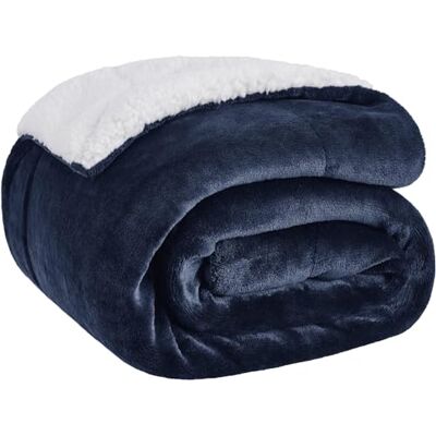 BEDSURE Sherpa Kuscheldecke Flauschig 150x200 Sofadecke, Marine Blau Dicke Wolldecke, Weich Tagesdecke, Geschenke für Frauen, Warm Wohndecke für Couch, Schlafzimmer & Wohnzimmer,Waschbar BEDSURE Sherpa Kuscheldecke Flauschig 150x200 Sofadecke, Marine Blau Dicke Wolldecke, Weich Tagesdecke, Geschenke für Frauen, Warm Wohndecke für Couch, Schlafzimmer & Wohnzimmer,Waschbar