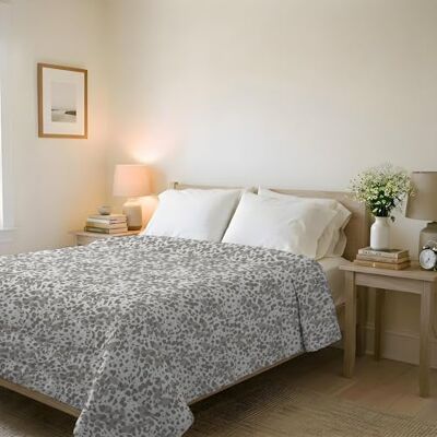 Italian Bed Linen Leichte Steppdecke & Übergangsdecke Karma 250x240 cm Bügelfreie Mikrofaser Tagesdecke 100g für Französisches Bett Sommer & Frühling Decke Roar Italian Bed Linen Leichte Steppdecke & Übergangsdecke Karma 250x240 cm Bügelfreie Mikrofaser Tagesdecke 100g für Französisches Bett Sommer & Frühling Decke Roar