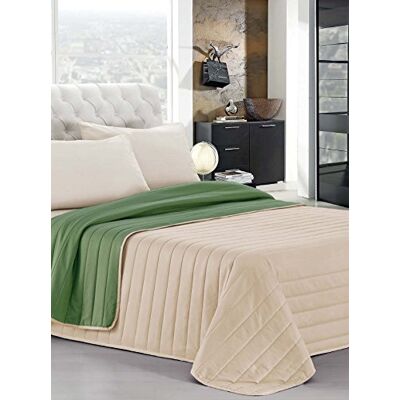 Italian Bed Linen Elegant Steppdecke für Doppelbett, 260 x 270 cm 260 x 270 cm Verde Scuro/Panna Italian Bed Linen Elegant Steppdecke für Doppelbett, 260 x 270 cm 260 x 270 cm Verde Scuro/Panna