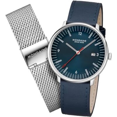 Mondaine Doppio Uhr 41mm Set, Blaues Zifferblatt, Doppelt Gewölbtes Saphirglas, Schweizer Quarzwerk, Veganem Apfellederarmband, Recyceltem Edelstahl – Swiss Made Mondaine Doppio Uhr 41mm Set, Blaues Zifferblatt, Doppelt Gewölbtes Saphirglas, Schweizer Quarzwerk, Veganem Apfellederarmband, Recyceltem Edelstahl – Swiss Made
