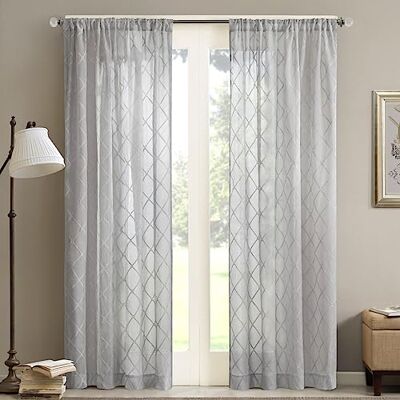 Madison Park Irina Sheer Curtain Embroidered Kitchen Transitional Fabric Sheers Single Curtain for Living Room Light Privacy Curtain Diffusing Sunlight, 1-Panel Pack, 127.0 cm x 213.4 cm, Grey Irina Übergangsstoff, durchscheinend, Sonnenlichtstreuung un Madison Park Irina Sheer Curtain Embroidered Kitchen Transitional Fabric Sheers Single Curtain for Living Room Light Privacy Curtain Diffusing Sunlight, 1-Panel Pack, 127.0 cm x 213.4 cm, Grey Irina Übergangsstoff, durchscheinend, Sonnenlichtstreuung un