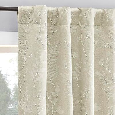 SUN ZERO Ambridge Vorhang, Bestickt, botanische Blätter, plissiert, 100% Verdunkelung, 127 x 213,4 cm, cremefarben, 2 Stück SUN ZERO Ambridge Vorhang, Bestickt, botanische Blätter, plissiert, 100% Verdunkelung, 127 x 213,4 cm, cremefarben, 2 Stück