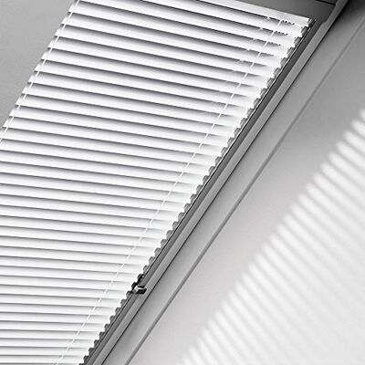 VELUX Orignal Jalousie/Jalousette PAL PK06 7057S / Bedienart : Manuell/Farbe : Uni Silber/Fenstergröße : PK06 / Fenstertypen : GGU, GGL, GPU, GPL, GTU, GTL, GXU, GXL_20768 VELUX Orignal Jalousie/Jalousette PAL PK06 7057S / Bedienart : Manuell/Farbe : Uni Silber/Fenstergröße : PK06 / Fenstertypen : GGU, GGL, GPU, GPL, GTU, GTL, GXU, GXL_20768