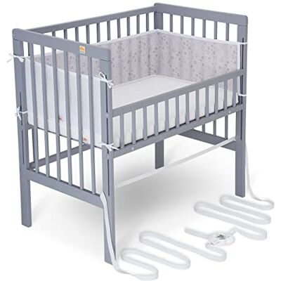 FabiMax Baby Beistellbett für Boxspringbett, TÜV geprüft 2022, inkl. Matratze und Nestchen aus Netzstoff, Buche massiv grau, Classic/graue Blümchen FabiMax Baby Beistellbett für Boxspringbett, TÜV geprüft 2022, inkl. Matratze und Nestchen aus Netzstoff, Buche massiv grau, Classic/graue Blümchen