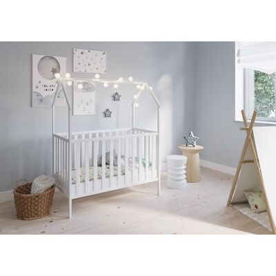 FabiMax Schlafmütze 120x60, Babybett in Hausoptik, 3-Fach Höhenverstellbar, Umbaubar zum Juniorbett (ohne Matratze, weiß, 120x60 cm) FabiMax Schlafmütze 120x60, Babybett in Hausoptik, 3-Fach Höhenverstellbar, Umbaubar zum Juniorbett (ohne Matratze, weiß, 120x60 cm)