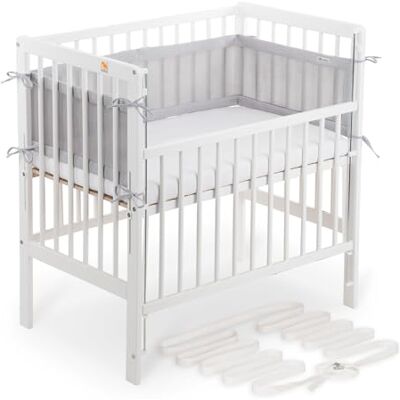 FabiMax Boxspring Baby Beistellbett Flex 90x55, TÜV geprüft, aus Buchenholz weiß lackiert, mit innovativem verstellbarem Seitengitter, passend für Boxspringbetten (Matratze Premium, Grau) FabiMax Boxspring Baby Beistellbett Flex 90x55, TÜV geprüft, aus Buchenholz weiß lackiert, mit innovativem verstellbarem Seitengitter, passend für Boxspringbetten (Matratze Premium, Grau)