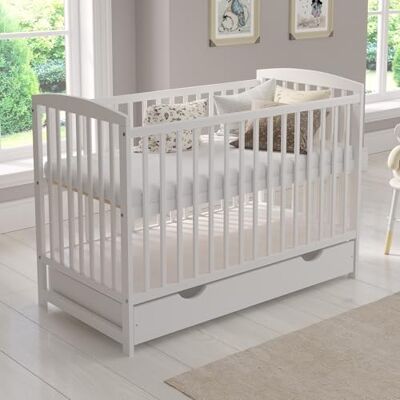 Love For Sleep Babybett 120x60 cm Weiß – Beistellbett mit Schublade und Matratze – Mitwachsendes Gitterbett aus Holz – Kinderbett Modell Jacob Love For Sleep Babybett 120x60 cm Weiß – Beistellbett mit Schublade und Matratze – Mitwachsendes Gitterbett aus Holz – Kinderbett Modell Jacob