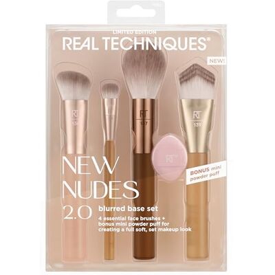 REAL TECHNIQUES New Nudes Blurred Base Kit, 5-teiliges Make-up-Pinselset mit Puderquaste, für Foundation, Concealer, Rouge, Konturierung und Puderverblendung, weiche Borsten, tierversuchsfrei REAL TECHNIQUES New Nudes Blurred Base Kit, 5-teiliges Make-up-Pinselset mit Puderquaste, für Foundation, Concealer, Rouge, Konturierung und Puderverblendung, weiche Borsten, tierversuchsfrei