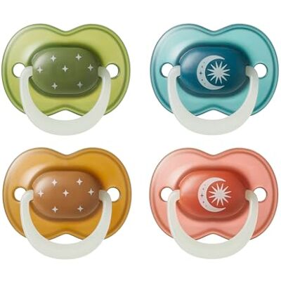 Tommee Tippee NightGlow-Schnuller, 18-36 Monate, 4 Stück, Leuchtet im Dunkeln, Kieferorthopädischer Sauger, Zusätzliche Luftlöcher, Symmetrische Passform, 100% BPA-freies Silikon, Gedämpfte Töne Tommee Tippee NightGlow-Schnuller, 18-36 Monate, 4 Stück, Leuchtet im Dunkeln, Kieferorthopädischer Sauger, Zusätzliche Luftlöcher, Symmetrische Passform, 100% BPA-freies Silikon, Gedämpfte Töne