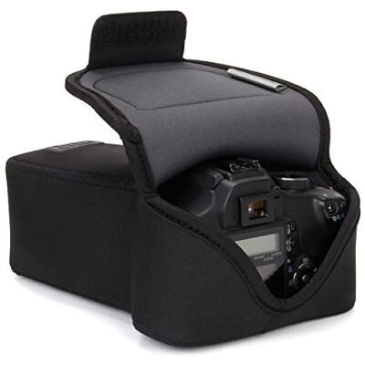 USA Gear Kamera-Schutzhülle (Zoom) für Systemkameras mit Objektiv, Kompatibel mit Canon EOS R100, Nikon Z30, Sony ZV-E10, Gepolsterte Neopren-Kameratasche mit Zubehörfach & Gürtelschlaufe (Schwarz) USA Gear Kamera-Schutzhülle (Zoom) für Systemkameras mit Objektiv, Kompatibel mit Canon EOS R100, Nikon Z30, Sony ZV-E10, Gepolsterte Neopren-Kameratasche mit Zubehörfach & Gürtelschlaufe (Schwarz)