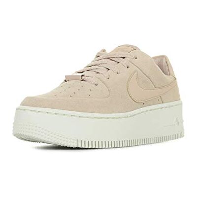 Nike W Af1 Sage Low, Damen Fitnessschuhe, Mehrfarbig (Particle Beige/Particle Beige/Phantom 201), 42.5 EU Nike W Af1 Sage Low, Damen Fitnessschuhe, Mehrfarbig (Particle Beige/Particle Beige/Phantom 201), 42.5 EU