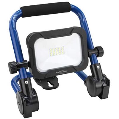 Ansmann Akku Baustrahler LED 10W – Arbeitsstrahler mit drei Leuchtstufen und farbechter Wiedergabe CRI >80, aufladbare Arbeitsleuchte IP54 wetterfest, Standfuß mit Stativ Montagevorrichtung Ansmann Akku Baustrahler LED 10W – Arbeitsstrahler mit drei Leuchtstufen und farbechter Wiedergabe CRI >80, aufladbare Arbeitsleuchte IP54 wetterfest, Standfuß mit Stativ Montagevorrichtung