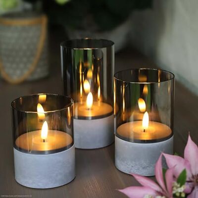 hellum LED Kerzen mit Timerfunktion, 3er Set LED Stumpenkerzen Outdoor LED Kerzen batteriebetrieben, flackernde Flamme, 6h Timer, für draußen, Grau Ø 8 cm, Höhen 10/12,5/15 cm 151992 hellum LED Kerzen mit Timerfunktion, 3er Set LED Stumpenkerzen Outdoor LED Kerzen batteriebetrieben, flackernde Flamme, 6h Timer, für draußen, Grau Ø 8 cm, Höhen 10/12,5/15 cm 151992