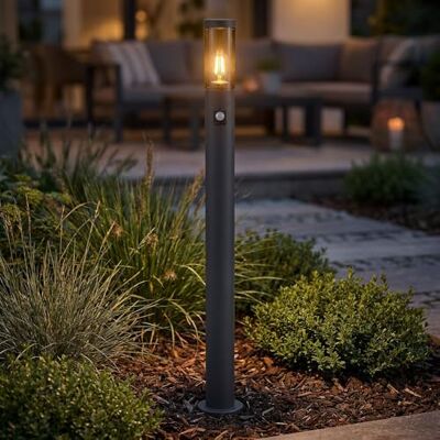 GLOBO Wegeleuchte Bewegungsmelder Pollerleuchte außen Gartenlampen anthrazit IP44, Standleuchte Terrasse Balkon, Edelstahl rauchfarben, 1x E27 Fassung, DxH 12,7x110cm GLOBO Wegeleuchte Bewegungsmelder Pollerleuchte außen Gartenlampen anthrazit IP44, Standleuchte Terrasse Balkon, Edelstahl rauchfarben, 1x E27 Fassung, DxH 12,7x110cm
