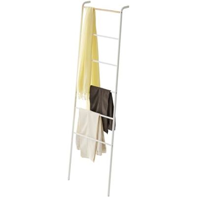 YAMAZAKI 2812 TOWER Lehnende Kleiderleiter, Weiß, Stahl/Holz, Minimalistisch, 45 x 24 x 160 cm YAMAZAKI 2812 TOWER Lehnende Kleiderleiter, Weiß, Stahl/Holz, Minimalistisch, 45 x 24 x 160 cm