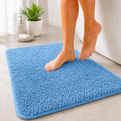 Floordirekt Badematte Sky Badezimmerteppich Weicher, dichter Hochflor Rutschhemmend & Schnell trocknend Geeignet für Fußbodenheizung Eckig & Rund (60 x 100 cm, Hellblau) Floordirekt Badematte Sky Badezimmerteppich Weicher, dichter Hochflor Rutschhemmend & Schnell trocknend Geeignet für Fußbodenheizung Eckig & Rund (60 x 100 cm, Hellblau)
