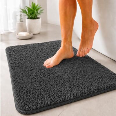 Floordirekt Badematte Sky Badezimmerteppich Weicher, dichter Hochflor Rutschhemmend & Schnell trocknend Geeignet für Fußbodenheizung Eckig & Rund (50 x 80 cm, Dunkelgrau) Floordirekt Badematte Sky Badezimmerteppich Weicher, dichter Hochflor Rutschhemmend & Schnell trocknend Geeignet für Fußbodenheizung Eckig & Rund (50 x 80 cm, Dunkelgrau)