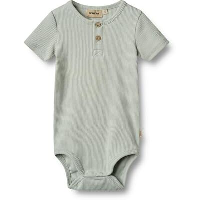 Wheat Jungen Body Strampler S/S Magnus GOTS Zertifiziert Wheat Jungen Body Strampler S/S Magnus GOTS Zertifiziert