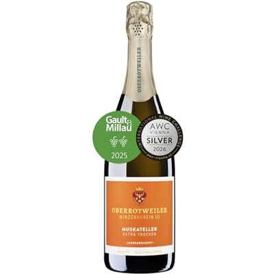 Oberrotweiler Winzerverein eG Oberrotweiler Muskateller Sekt extra trocken – Gault & Millau 2020 – Klassische Flaschengärung, fruchtig & aromatisch mit Akazienblüten & reifen Früchten, Badischer Winzersekt (1 x 0,75l) Oberrotweiler Winzerverein eG Oberrotweiler Muskateller Sekt extra trocken – Gault & Millau 2020 – Klassische Flaschengärung, fruchtig & aromatisch mit Akazienblüten & reifen Früchten, Badischer Winzersekt (1 x 0,75l)