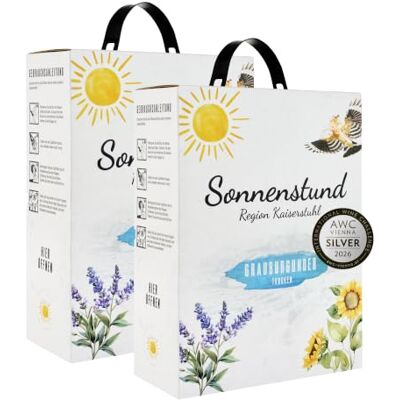 Sonnenstund Grauburgunder trocken 3 Liter Wein-Box SILBER 2026 AWC Vienna Zarte Fruchtaromen nach Pfirsich, Apfel und Zitrusfrüchten, Grauer Burgunder QbA vom Kaiserstuhl (2 x 3,0 l Bag-in-Box) Sonnenstund Grauburgunder trocken 3 Liter Wein-Box SILBER 2026 AWC Vienna Zarte Fruchtaromen nach Pfirsich, Apfel und Zitrusfrüchten, Grauer Burgunder QbA vom Kaiserstuhl (2 x 3,0 l Bag-in-Box)