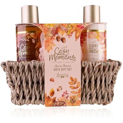 accentra Badeset COSY MOMENTS im Seegraskorb für Frauen, 3-teiliges Pflegeset mit Duschgel, Bodylotion & Netzschwamm, Duft Apricot Harvest, Wellness Geschenkset zum Geburtstag, Muttertag & Weihnachten accentra Badeset COSY MOMENTS im Seegraskorb für Frauen, 3-teiliges Pflegeset mit Duschgel, Bodylotion & Netzschwamm, Duft Apricot Harvest, Wellness Geschenkset zum Geburtstag, Muttertag & Weihnachten