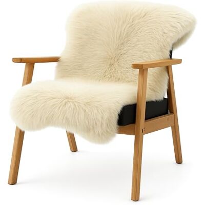 KARAT Lammfell echt Ivory Flauschige Stuhlkissen Schaffell Deko Teppich für Wohzimmer & Kinderzimmer, Sitzauflage, Dekofell, mit Lederrücken 90x60 cm (Audrey) KARAT Lammfell echt Ivory Flauschige Stuhlkissen Schaffell Deko Teppich für Wohzimmer & Kinderzimmer, Sitzauflage, Dekofell, mit Lederrücken 90x60 cm (Audrey)
