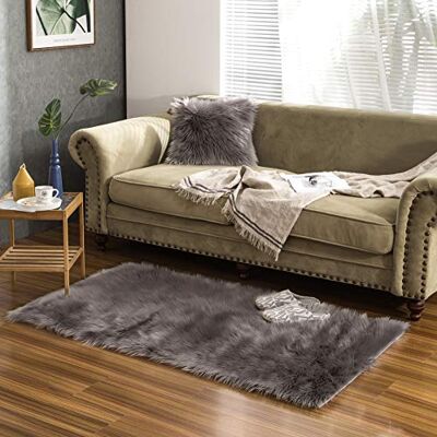 Teppich Wölkchen Lammfell Kunst-Fell-Teppich Hochflor Deko Schaffell als Flauschiger Bett-Vorleger oder Läufer für Schlafzimmer, Wohnzimmer oder Kinderzimmer Braun 80x150 cm Teppich Wölkchen Lammfell Kunst-Fell-Teppich Hochflor Deko Schaffell als Flauschiger Bett-Vorleger oder Läufer für Schlafzimmer, Wohnzimmer oder Kinderzimmer Braun 80x150 cm