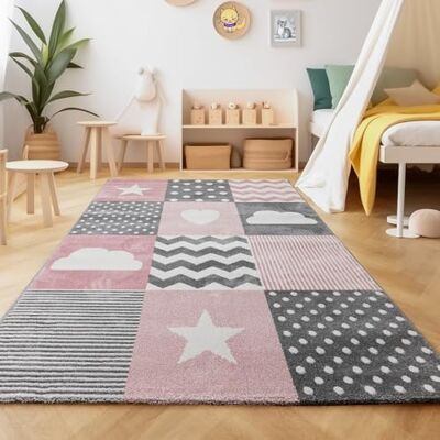 SIMPEX Kinderteppich Rosa Patchwork Design 140x200 cm Großer Teppich fürs Kinderzimmer Kuschelig & Liebevoll gestaltet SIMPEX Kinderteppich Rosa Patchwork Design 140x200 cm Großer Teppich fürs Kinderzimmer Kuschelig & Liebevoll gestaltet