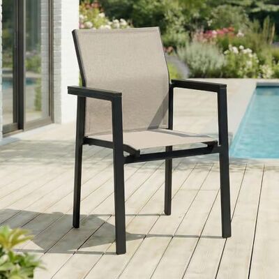 IDIMEX Gartenstuhl Windy 6er Set, schwarz/grau, robuste Terrassenmöbel, strapazierfähig, Outdoor geeignet. Luftdurchlässiges Netzmaterial, wetterfest, ideal für Balkon und Garten. IDIMEX Gartenstuhl Windy 6er Set, schwarz/grau, robuste Terrassenmöbel, strapazierfähig, Outdoor geeignet. Luftdurchlässiges Netzmaterial, wetterfest, ideal für Balkon und Garten.