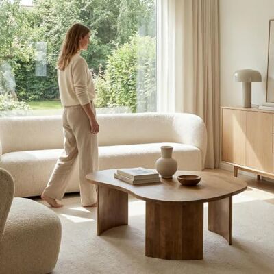 IDIMEX Couchtisch CALUA aus massivem Mangoholz, Hellbraun Wohnzimmertisch mit organischer Tischplatte, skulpturales Design, Beistelltisch mit natürlicher Holzmaserung, stabiler Stand, modernes Design IDIMEX Couchtisch CALUA aus massivem Mangoholz, Hellbraun Wohnzimmertisch mit organischer Tischplatte, skulpturales Design, Beistelltisch mit natürlicher Holzmaserung, stabiler Stand, modernes Design
