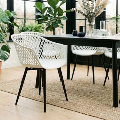 IDIMEX Gartenstühle Madeira im 4er Set, Schwarz/Weiß Schalenstühle im Retro Design, für Indoor & Outdoor geeignet, Sitzschale aus UV-beständigem Polypropylen, Esszimmerstühle mit Armlehne modern IDIMEX Gartenstühle Madeira im 4er Set, Schwarz/Weiß Schalenstühle im Retro Design, für Indoor & Outdoor geeignet, Sitzschale aus UV-beständigem Polypropylen, Esszimmerstühle mit Armlehne modern
