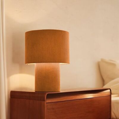 Lightbox Tischlampe Ø 23 cm Retro Lampe in Vintage Cord Stoff in Orange Tischlampe Ø 23 cm Retro Lampe in Vintage Cord Stoff in Orange / Gelb / Kurkuma 70er Jahre Tischleuchte mit E27 Lightbox Tischlampe Ø 23 cm Retro Lampe in Vintage Cord Stoff in Orange Tischlampe Ø 23 cm Retro Lampe in Vintage Cord Stoff in Orange / Gelb / Kurkuma 70er Jahre Tischleuchte mit E27