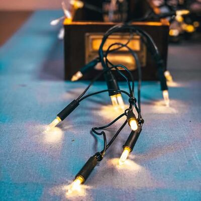 hellum Lichterkette innen mit Stecker, Mini Lichterkette 50 Lichter, warmweißes Licht, beleuchtete Länge 7,35 m, grünes Kabel, für Christbaumbeleuchtung innen, Wohnraum, Tischdeko, <59lm 835014 hellum Lichterkette innen mit Stecker, Mini Lichterkette 50 Lichter, warmweißes Licht, beleuchtete Länge 7,35 m, grünes Kabel, für Christbaumbeleuchtung innen, Wohnraum, Tischdeko, <59lm 835014