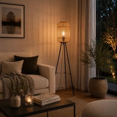 Lightbox dekorative Dreibein-Lampe Stehleuchte im Nature-Style mit Stehlampe mit Rattan Lampenschirm Dreibein Standleuchte mit Fuß-Druck-Schalter als Schlafzimmer oder Wohnzimmer Deko E27 Lightbox dekorative Dreibein-Lampe Stehleuchte im Nature-Style mit Stehlampe mit Rattan Lampenschirm Dreibein Standleuchte mit Fuß-Druck-Schalter als Schlafzimmer oder Wohnzimmer Deko E27
