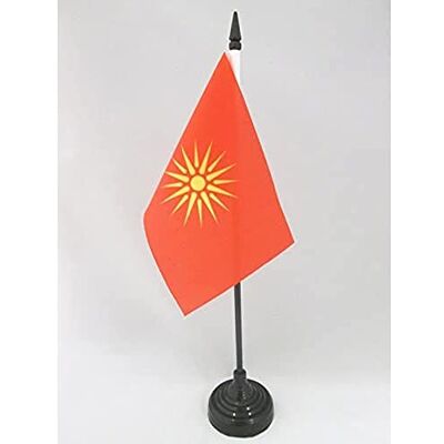 AZ FLAG Tischflagge Mazedonien Alt 15x10 cm Polyester 100D Kunststoffsockel Für innen Makedonische Tischflagge genähte Ausführung mit verstärkten Kanten mit Kunststoffstab 100D Polyester AZ FLAG Tischflagge Mazedonien Alt 15x10 cm Polyester 100D Kunststoffsockel Für innen Makedonische Tischflagge genähte Ausführung mit verstärkten Kanten mit Kunststoffstab 100D Polyester