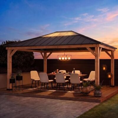 Sunjoy 3,9x4,5 m Holzpavillon mit lichtdurchlässigem Dachfenster, Pavillon Holz wasserdicht stabil Winterfest, Hardtop Stahldach, 14 cm Pfosten, Gartenpavillon für Terrasse & Deck Sunjoy 3,9x4,5 m Holzpavillon mit lichtdurchlässigem Dachfenster, Pavillon Holz wasserdicht stabil Winterfest, Hardtop Stahldach, 14 cm Pfosten, Gartenpavillon für Terrasse & Deck