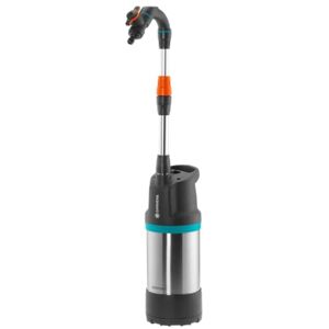 Gardena Regenfasspumpe 4700/2 inox automatic: Tauchdruckpumpe mit integriertem Filter, Fördermenge 4700 l/h, Edelstahl Gehäuse, Regulierventil zur Einstellung der Wassermenge (1766-20) Gardena Regenfasspumpe 4700/2 inox automatic: Tauchdruckpumpe mit integriertem Filter, Fördermenge 4700 l/h, Edelstahl Gehäuse, Regulierventil zur Einstellung der Wassermenge (1766-20)