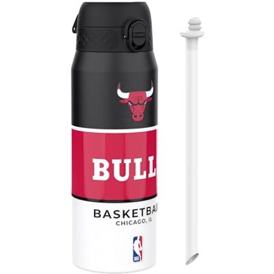 ion8 NBA Chicago Bulls Trinkflasche Mit Herausnehmbarem Strohhalm, 750ml/24oz, Auslaufsichere Isolierflasche, Leicht Zu Öffnen, Sicherer Verschluss, Spülmaschinenfest, Klappdeckel, Metallflasche ion8 NBA Chicago Bulls Trinkflasche Mit Herausnehmbarem Strohhalm, 750ml/24oz, Auslaufsichere Isolierflasche, Leicht Zu Öffnen, Sicherer Verschluss, Spülmaschinenfest, Klappdeckel, Metallflasche