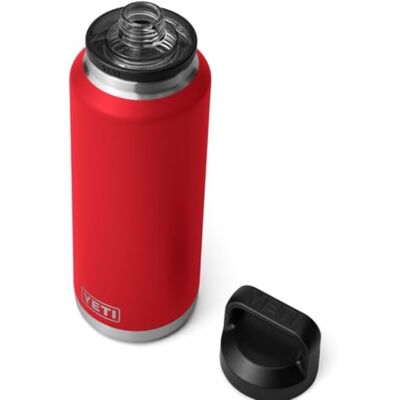 YETI Rambler Trinkflasche 46 oz (1,3 L) Rescue Red – Edelstahl Trinkflasche, Wasserflasche Sport mit Chug–Verschluss, isolierte Sportflasche YETI Rambler Trinkflasche 46 oz (1,3 L) Rescue Red – Edelstahl Trinkflasche, Wasserflasche Sport mit Chug–Verschluss, isolierte Sportflasche