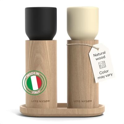 LARS NYSØM Salz und Pfeffermühle Holz Set Manuelle Mühlen Keramikmahlwerk Passender Untersetzer aus Buchenholz Made in Italy Einstellbarer Mahlgrad von fein bis grob Salzmühle für grobes Salz LARS NYSØM Salz und Pfeffermühle Holz Set Manuelle Mühlen Keramikmahlwerk Passender Untersetzer aus Buchenholz Made in Italy Einstellbarer Mahlgrad von fein bis grob Salzmühle für grobes Salz