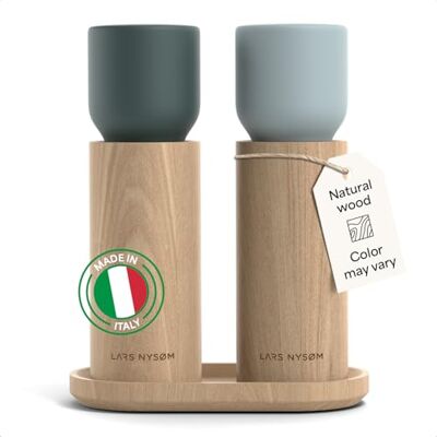 LARS NYSØM Salz und Pfeffermühle Holz Set Manuelle Mühlen Keramikmahlwerk Passender Untersetzer aus Buchenholz Made in Italy Einstellbarer Mahlgrad von fein bis grob Salzmühle für grobes Salz LARS NYSØM Salz und Pfeffermühle Holz Set Manuelle Mühlen Keramikmahlwerk Passender Untersetzer aus Buchenholz Made in Italy Einstellbarer Mahlgrad von fein bis grob Salzmühle für grobes Salz
