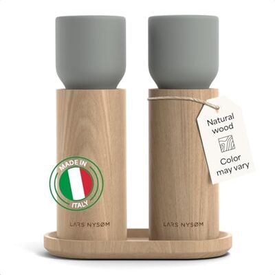 LARS NYSØM Salz und Pfeffermühle Holz Set Manuelle Mühlen Keramikmahlwerk Passender Untersetzer aus Buchenholz Made in Italy Einstellbarer Mahlgrad von fein bis grob Salzmühle für grobes Salz LARS NYSØM Salz und Pfeffermühle Holz Set Manuelle Mühlen Keramikmahlwerk Passender Untersetzer aus Buchenholz Made in Italy Einstellbarer Mahlgrad von fein bis grob Salzmühle für grobes Salz