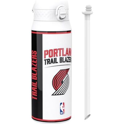 ion8 NBA Portland Trail Blazers Trinkflasche Mit Herausnehmbarem Strohhalm, 750ml/24oz, Auslaufsichere Isolierflasche, Leicht Zu Öffnen, Sicherer Verschluss, Spülmaschinenfest, Klappdeckel, Metallflasche ion8 NBA Portland Trail Blazers Trinkflasche Mit Herausnehmbarem Strohhalm, 750ml/24oz, Auslaufsichere Isolierflasche, Leicht Zu Öffnen, Sicherer Verschluss, Spülmaschinenfest, Klappdeckel, Metallflasche