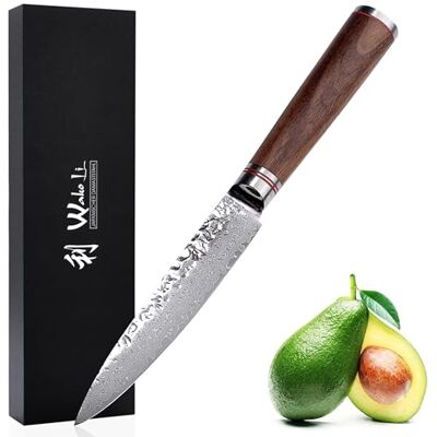 Wakoli Nussbaum Allzweckmesser mit 12,5 cm Klinge, 67 Lagen Damaststahl VG10-Kern, 60 ± 2 HRC, 15° V-Schliff, Hammerschlag und Nussbaumholzgriff für präzise Schnitte bei Obst, Gemüse und Kräutern. Wakoli Nussbaum Allzweckmesser mit 12,5 cm Klinge, 67 Lagen Damaststahl VG10-Kern, 60 ± 2 HRC, 15° V-Schliff, Hammerschlag und Nussbaumholzgriff für präzise Schnitte bei Obst, Gemüse und Kräutern.