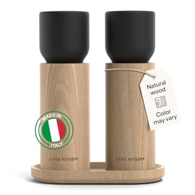 LARS NYSØM Salz und Pfeffermühle Holz Set Manuelle Mühlen Keramikmahlwerk Passender Untersetzer aus Buchenholz Made in Italy Einstellbarer Mahlgrad von fein bis grob Salzmühle für grobes Salz LARS NYSØM Salz und Pfeffermühle Holz Set Manuelle Mühlen Keramikmahlwerk Passender Untersetzer aus Buchenholz Made in Italy Einstellbarer Mahlgrad von fein bis grob Salzmühle für grobes Salz