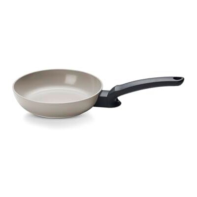 Fissler , Ceratal Evo Classic Pfanne (Ø 20 cm, Warmgrau), Keramikbeschichtung, Cookstar Boden, Induktion, Made in Germany Fissler , Ceratal Evo Classic Pfanne (Ø 20 cm, Warmgrau), Keramikbeschichtung, Cookstar Boden, Induktion, Made in Germany